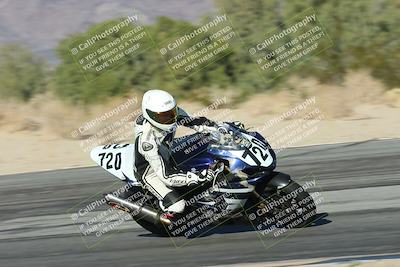 media/Dec-01-2025-Moto Forza (Mon) [[2daa91e15f]]/3-Beginner Group/Session 4 Turn 9/